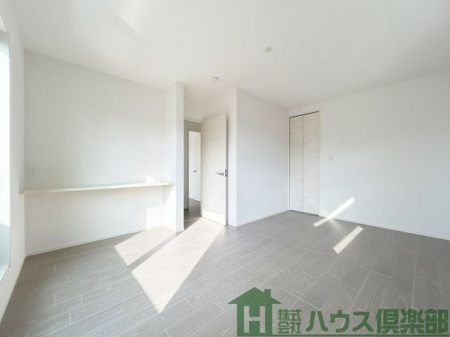 ���̑����ρ@��Q���͍L�߂ŁA���[�N�f�X�N�������t���ł�