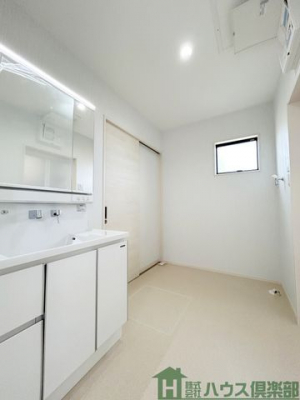 ���ʑ�E���ʏ��@���[�����Ղ�̍L�X���ʃX�y�[�X