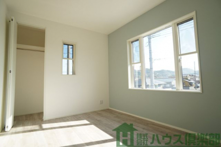 ���ӊ��@-