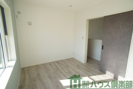 ���ӊ��@-