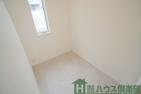 ���ց@�P�K�̔[�˂ł��I���ւɋ߂��̂ł��o�����O�b�Y����p�i�̃X�g�b�N���ɂ���