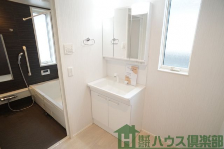 ���ʑ�E���ʏ��@�V�i�����ς݂̎O�ʋ��t�̐��ʑ�ł��I