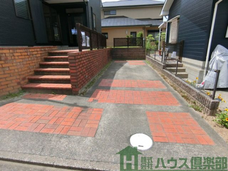 �@���ԏ�͏c��Q��\�I�O�ʓ��H���L���A�������Ƃ����C�����Œ��Ԃ��ł��܂��I