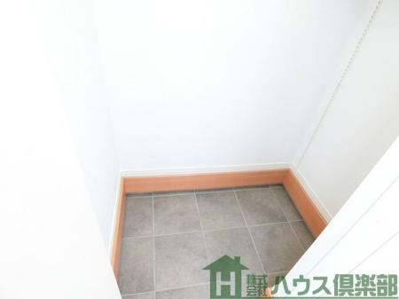 ���[�@���։��̃V���[�Y�C���N���[�[�b�g�ł��I�y�ԑ����Ńx�r�[�J�[��A�E�g�h�A�p�i�̃X�y�[�X�ɂ���