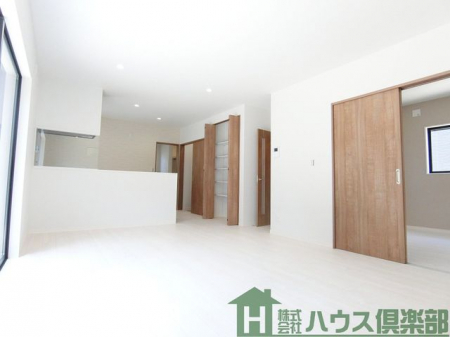 ���r���O�@�P�V�D�T����LDK�ł��I�I�p���g���[������A�H���i�̃X�g�b�N�ɕ֗��ł���