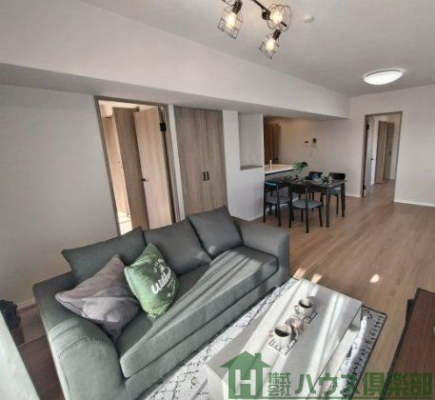 ���r���O�@�������Ƃ������r���O�_�C�j���O�́A�z�����������ޖ��邢��Ԑ݌v�B���C�h�ȊԎ��ŁA�\�t�@��u���Ă��Ȃ��]�T�̂���L�������͂ł��B