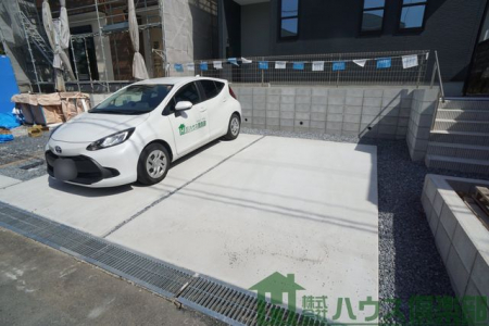 �@���ԏ�͕���Q�䕪�\�I�K�i�O�ɉԒd�X�y�[�X����܂��I