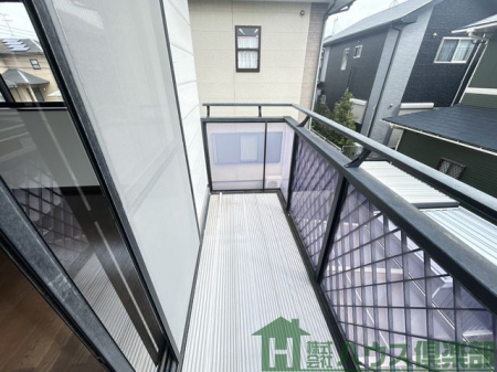 ���ց@�R���p�N�g�Ȃ�����󕨊����ɕ֗��ȃo���R�j�[�t���ł��B