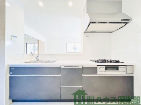 �L�b�`���@�����X�y�[�X���L���A�Ƒ��Ɖ�b���y���݂Ȃ��痿�����ł���V�X�e���L�b�`���B