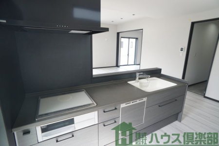 �L�b�`���@�V�b�N�ȐF�����̃y�j���V�����L�b�`���ł��I