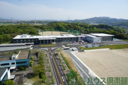 ���ӊ��@�Ǝ蒬���Ǝ蒆�w�Z �k��30���B 2400m