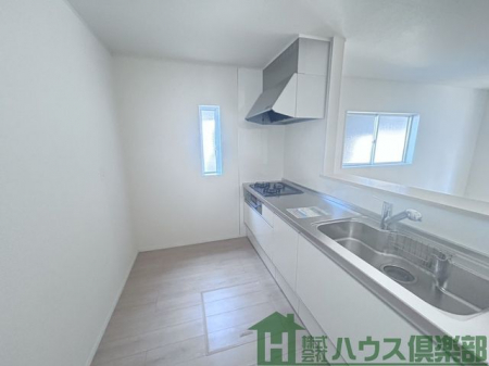 �L�b�`���@���L�b�`����b���e�ޑΖʎ��L�b�`���ŁA�Ǝ������Ȃ���Ƒ��Ƃ̎��Ԃ��y���߂܂�