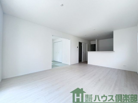 ���r���O�@�����r���O16���J�����̂��郊�r���O�ŁA�Ƒ���������肭�낰���Ԃł�