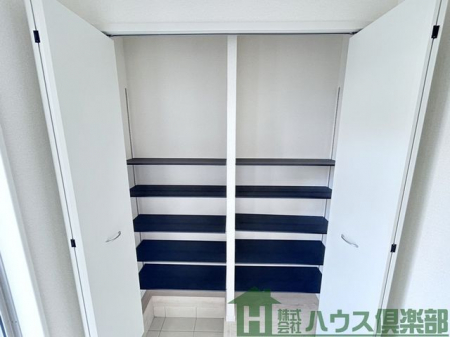 ���ӊ��@�����֎��[�͂̂���V���[�Y�{�b�N�X�t���ŁA���ւ܂����X�b�L��