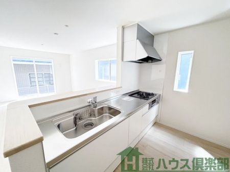 �L�b�`���@���L�b�`����b���e�ޑΖʎ��L�b�`���ŁA�Ǝ������Ȃ���Ƒ��Ƃ̎��Ԃ��y���߂܂�