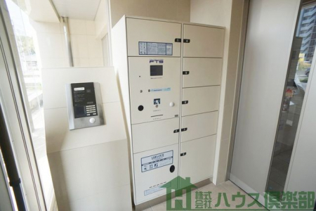 �G���g�����X�@�I�[�g���b�N�Ƒ�zBOX�t�ł��I