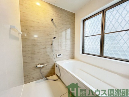 �����@�傫�ȑ��t���ŊJ�����̂���o�X���[���B���R�����������݁A���C�����₷�����K�ȋ�Ԃł��B