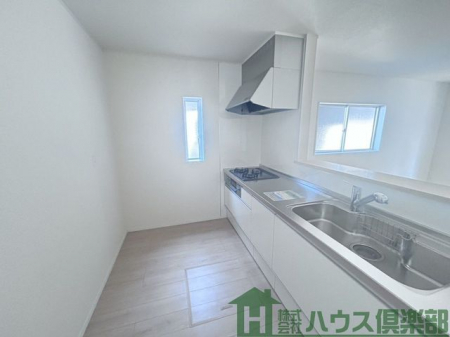 �L�b�`���@���L�b�`����b���e�ޑΖʎ��L�b�`���ŁA�Ǝ������Ȃ���Ƒ��Ƃ̎��Ԃ��y���߂܂�