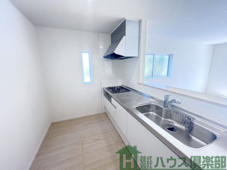 �L�b�`���@���L�b�`����b���e�ޑΖʎ��L�b�`���ŁA�Ǝ������Ȃ���Ƒ��Ƃ̎��Ԃ��y���߂܂�