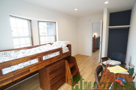 ���ց@�q������