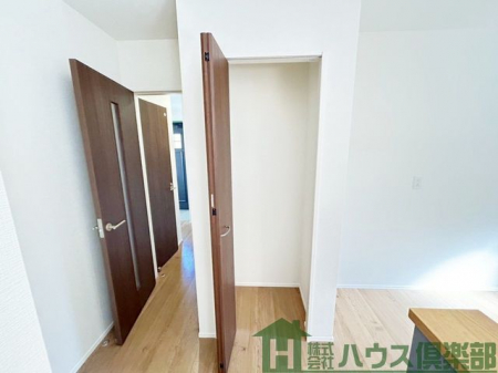 �@�L�b�`�����ɂ͐H�i����p�i�̃X�g�b�N�ɕ֗��ȃp���g���[�t���B