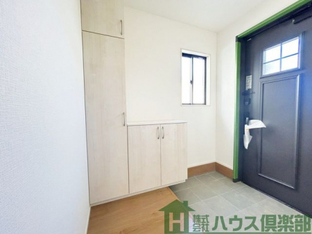 �@���[�͂̂���V���[�Y�{�b�N�X�t���Ō��ւ��X�b�L���ۂĂ܂��B