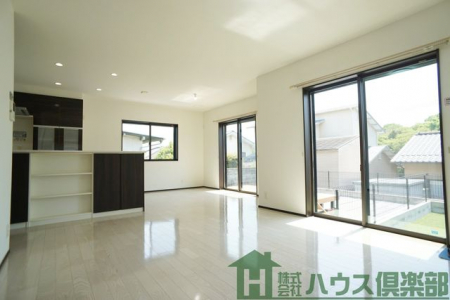 ���r���O�@�Q�ӏ������ʂ̑|���o��������͖��邢�z�˂����������݂܂���L������ւ̃A�N�Z�X���o�b�`����