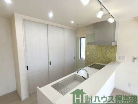 �L�b�`���@�L�b�`���̔w�ʎ��[�͈��˕t�����q���ɂ̓X�b�L���ƌ����܂���