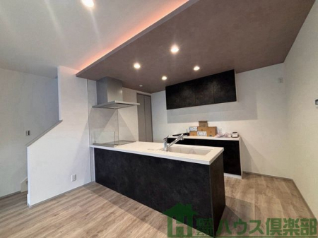 �L�b�`���@�L�b�`���w�ʂ̃J�b�v�{�[�h�͍��t���ł��I�L�b�`���Ɠ����F���ŃR�[�f�B�l�[�g����Ă��܂��I