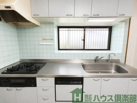 �L�b�`���@�L�b�`�����f�ڎʐ^��AI�ɂ��摜���H�ō폜���Ă���܂��B